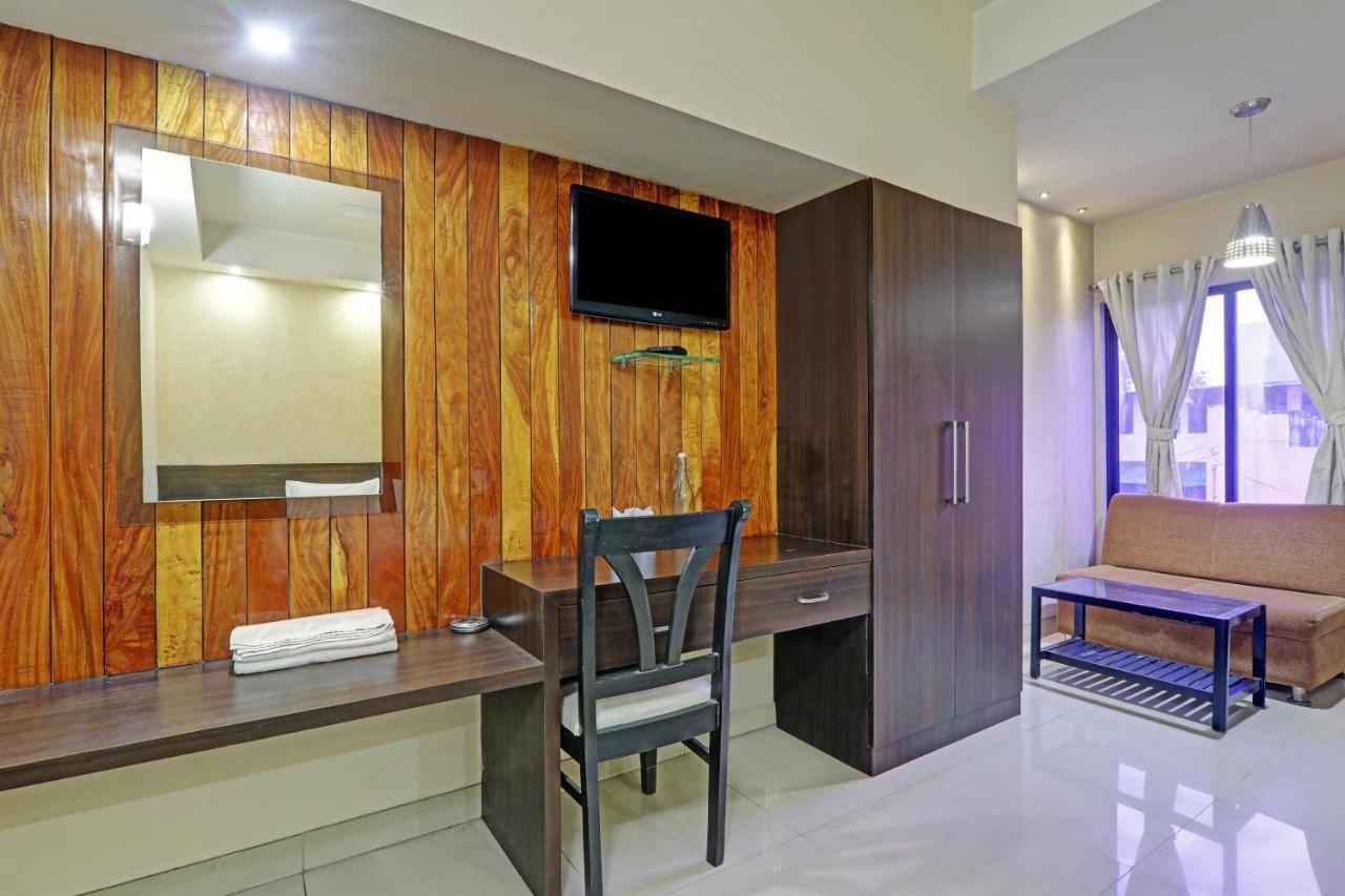 Townhouse Oak Hotel Shelter Lucknow Extérieur photo