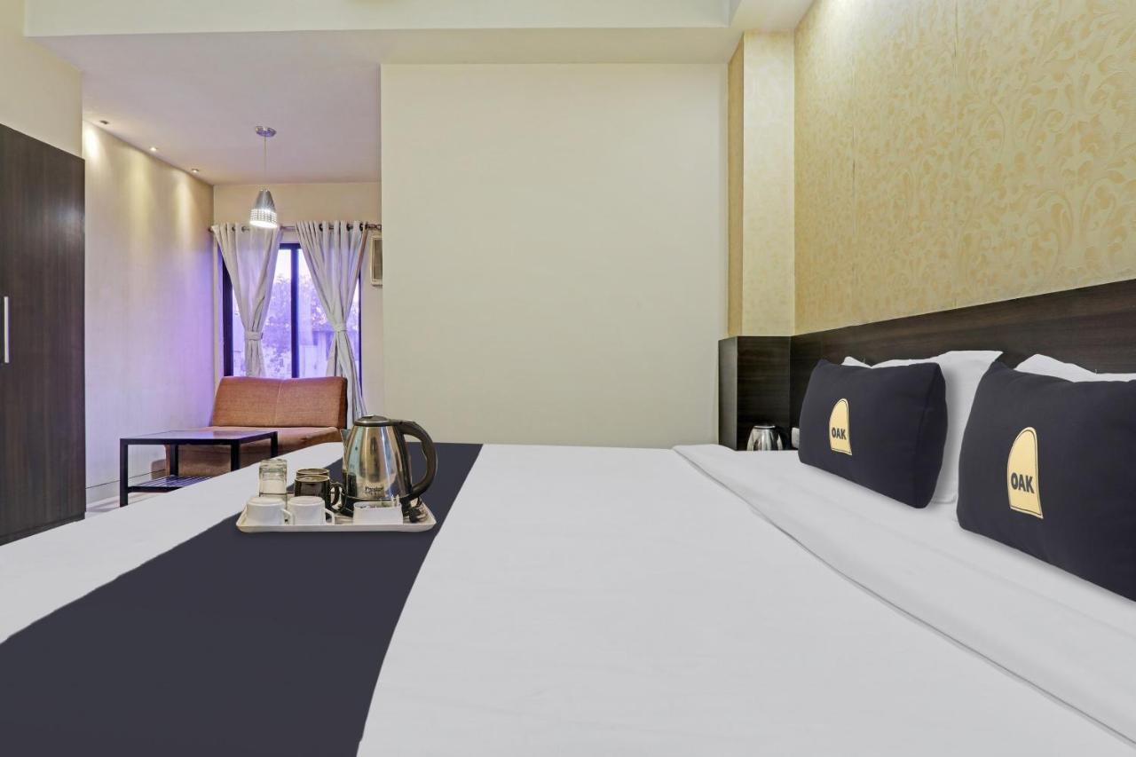Townhouse Oak Hotel Shelter Lucknow Extérieur photo