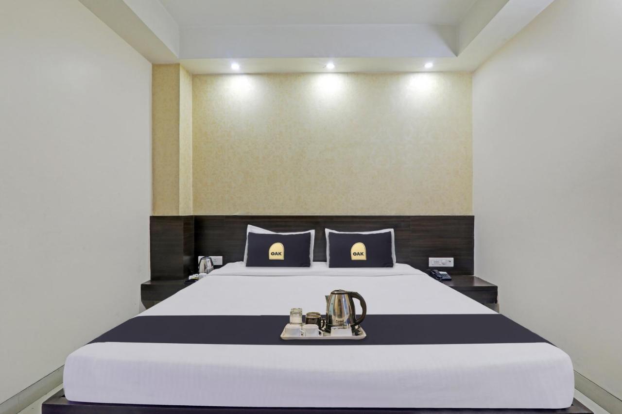 Townhouse Oak Hotel Shelter Lucknow Extérieur photo