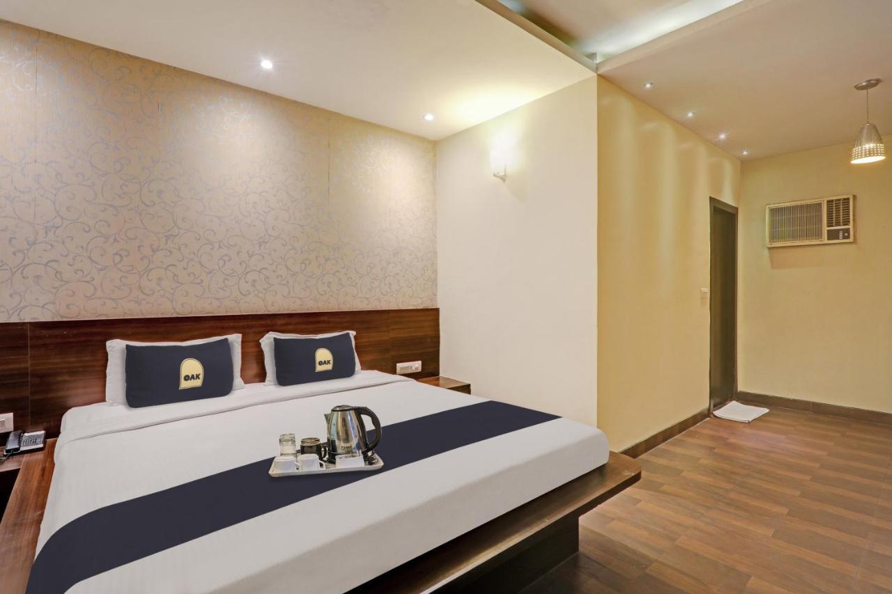 Townhouse Oak Hotel Shelter Lucknow Extérieur photo